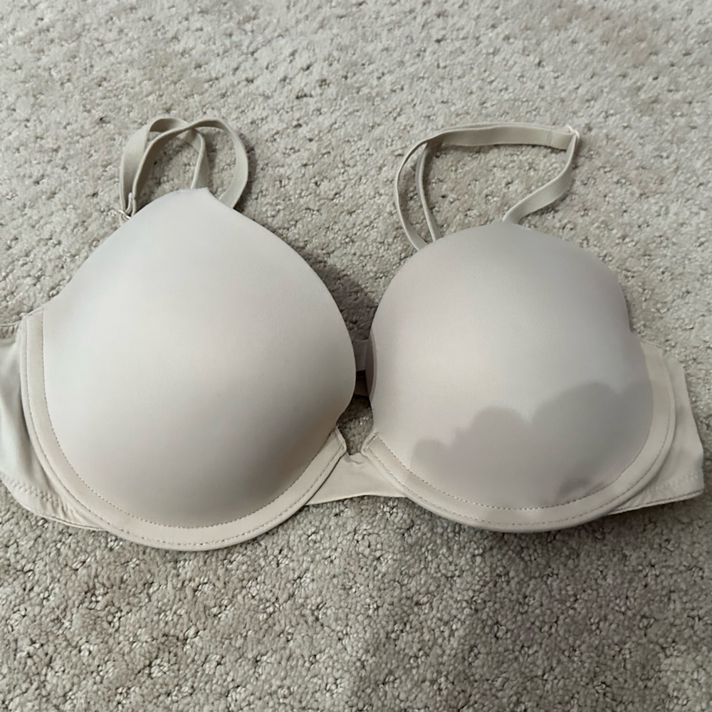 Victoria’s Secret Pink T-shirt bra 34B.